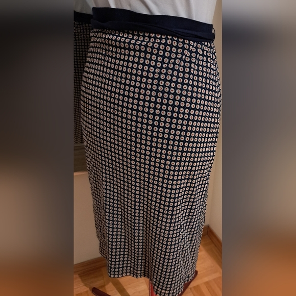 Ladies Esprit skirt - Picture 3 of 6